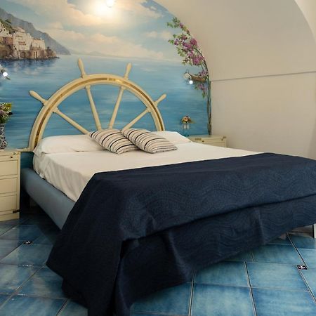 アマルフィScirocco - Amazing Flat With Terrace In The Centerアパートメント エクステリア 写真