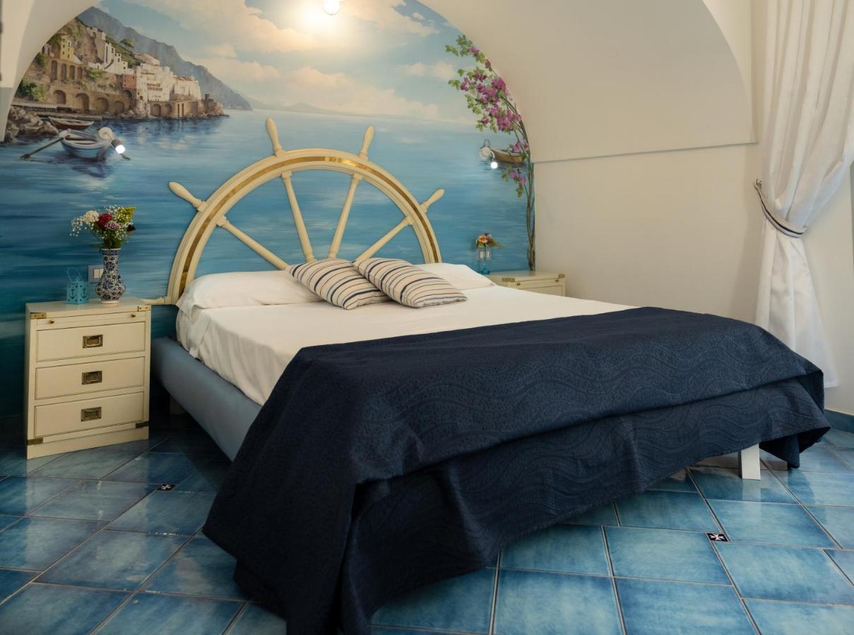 アマルフィScirocco - Amazing Flat With Terrace In The Centerアパートメント エクステリア 写真