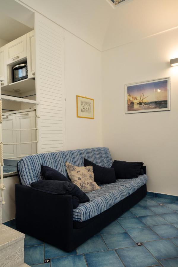 アマルフィScirocco - Amazing Flat With Terrace In The Centerアパートメント エクステリア 写真