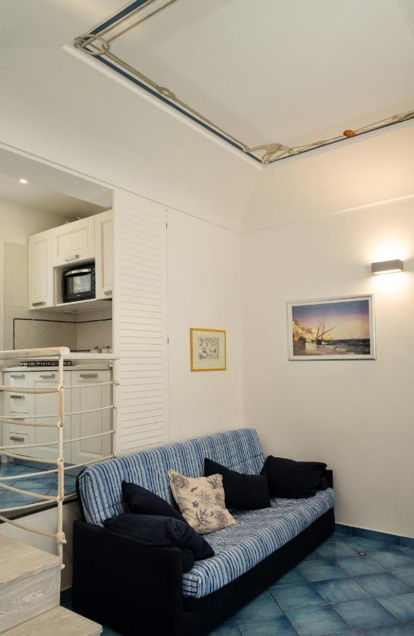 アマルフィScirocco - Amazing Flat With Terrace In The Centerアパートメント エクステリア 写真