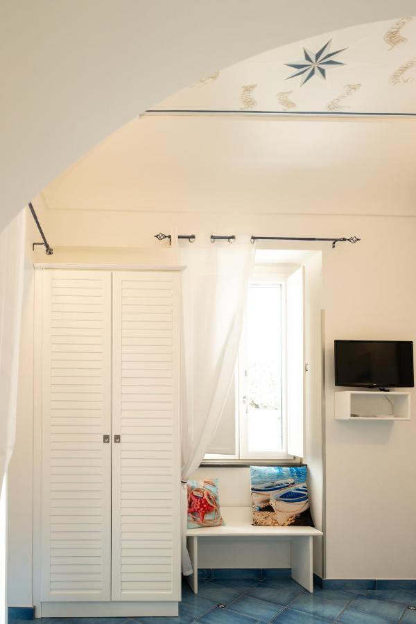 アマルフィScirocco - Amazing Flat With Terrace In The Centerアパートメント エクステリア 写真