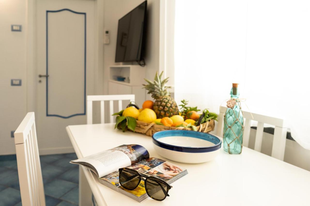 アマルフィScirocco - Amazing Flat With Terrace In The Centerアパートメント エクステリア 写真