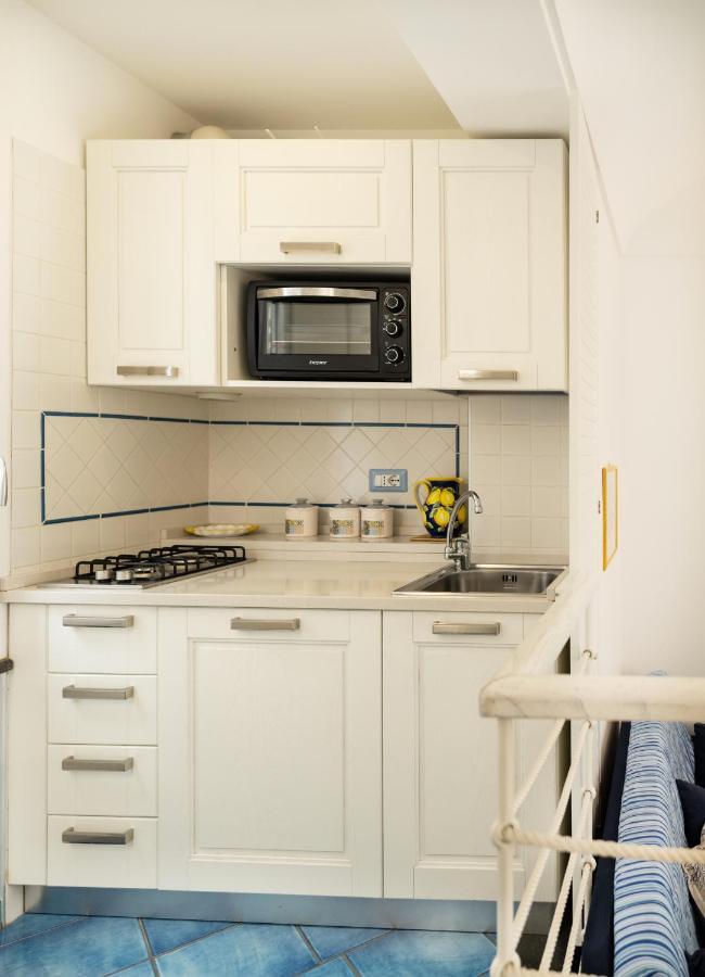アマルフィScirocco - Amazing Flat With Terrace In The Centerアパートメント エクステリア 写真
